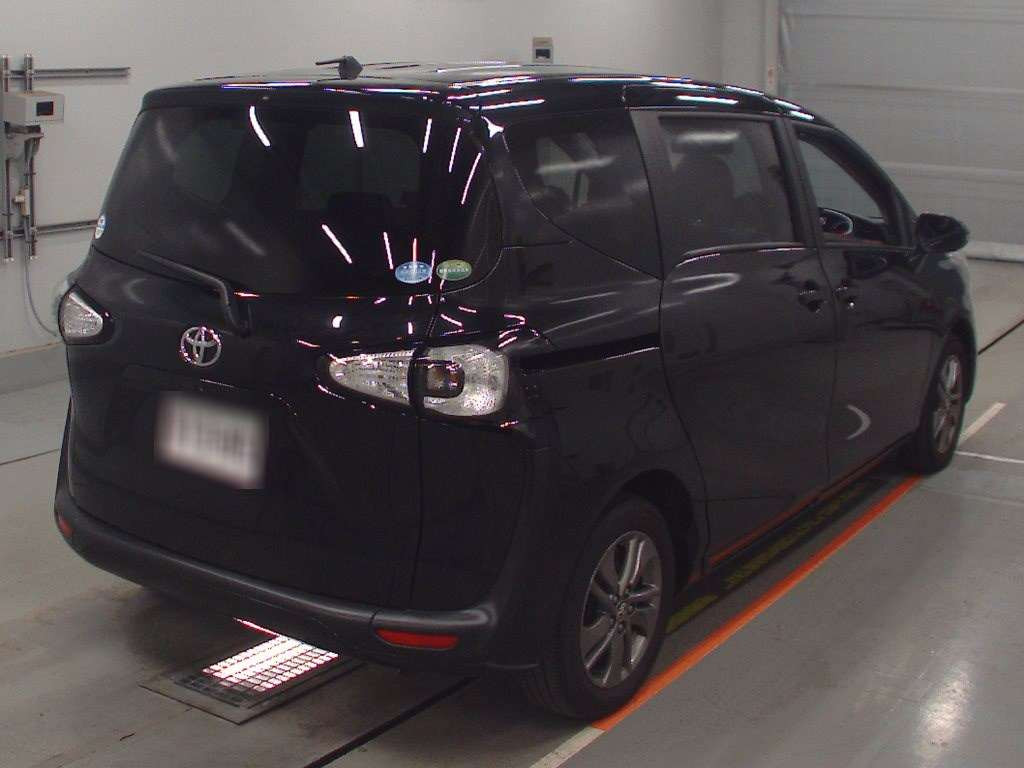 2015 Toyota Sienta NSP170G[1]