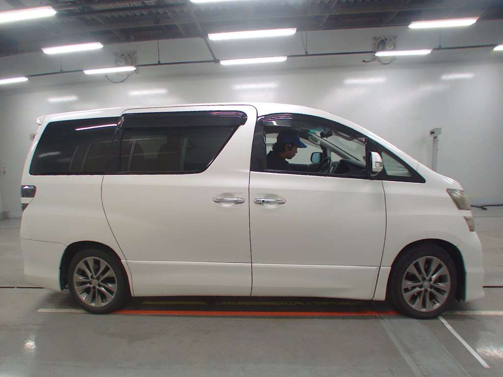 2010 Toyota Vellfire ANH20W[2]