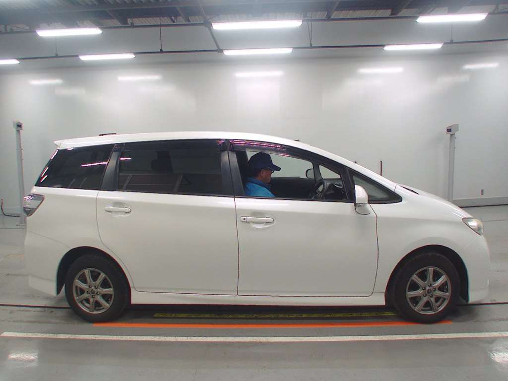 2012 Toyota Wish ZGE25G[2]