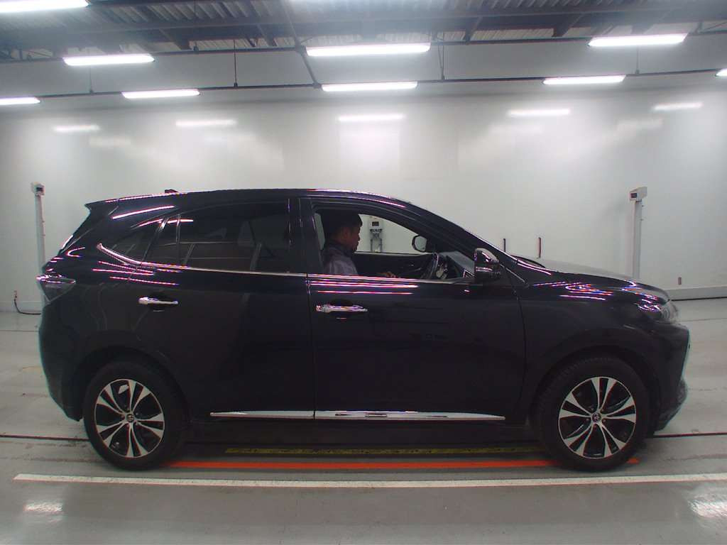 2015 Toyota Harrier ZSU60W[2]