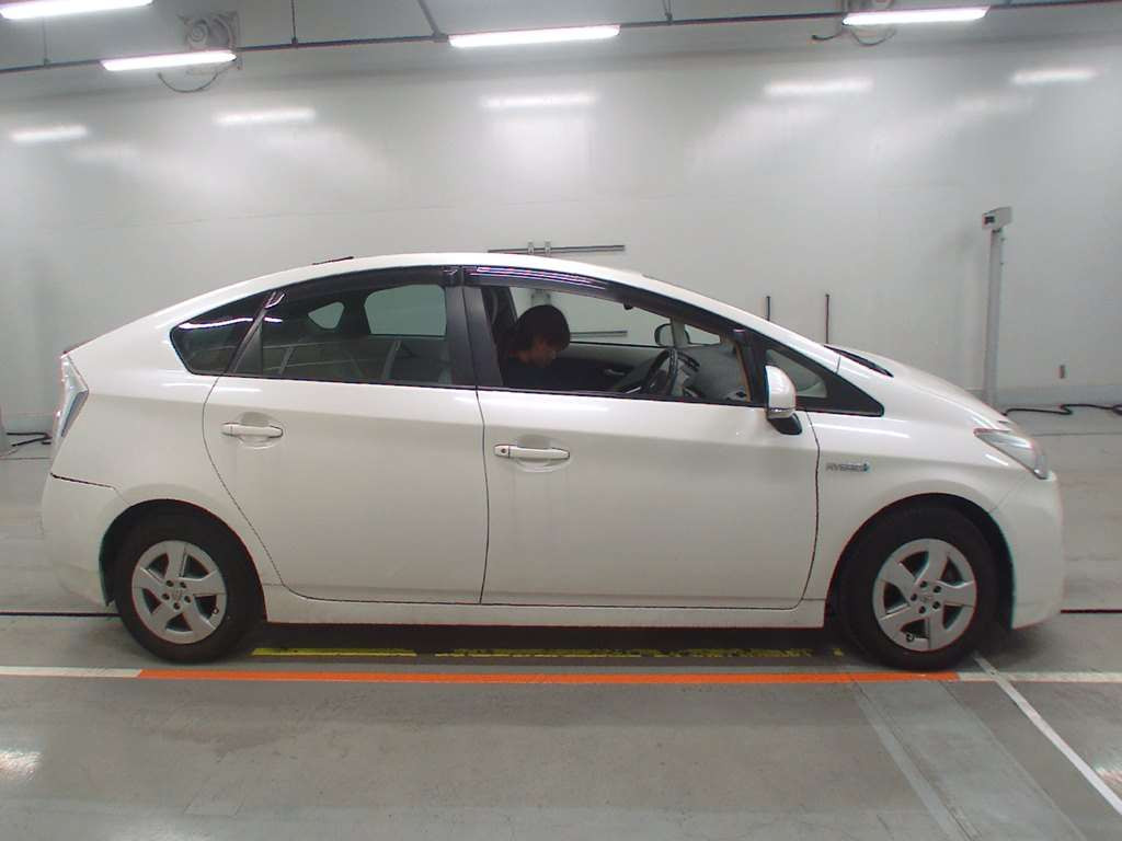 2009 Toyota Prius ZVW30[2]