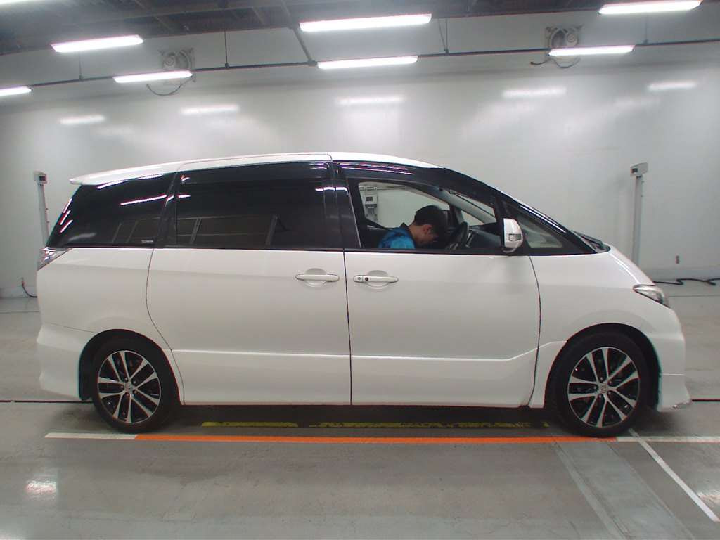 2014 Toyota Estima ACR50W[2]