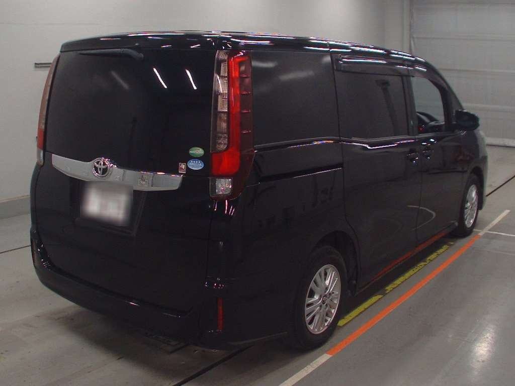 2015 Toyota Noah ZRR80G[1]