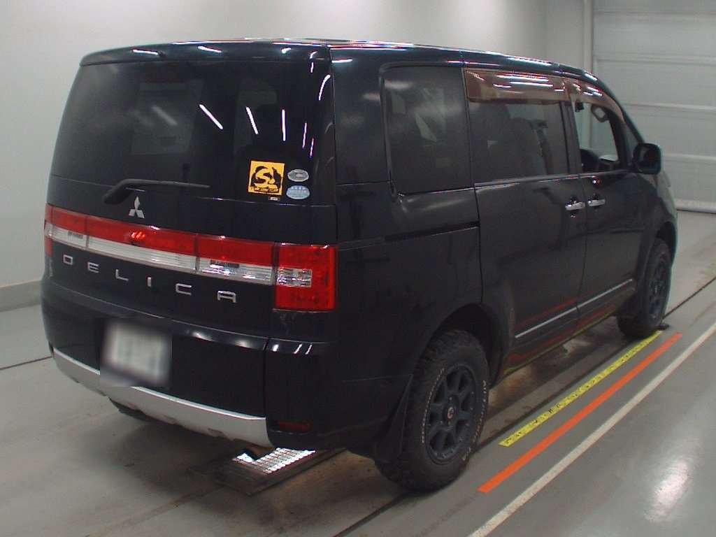 2010 Mitsubishi Delica D5 CV5W[1]