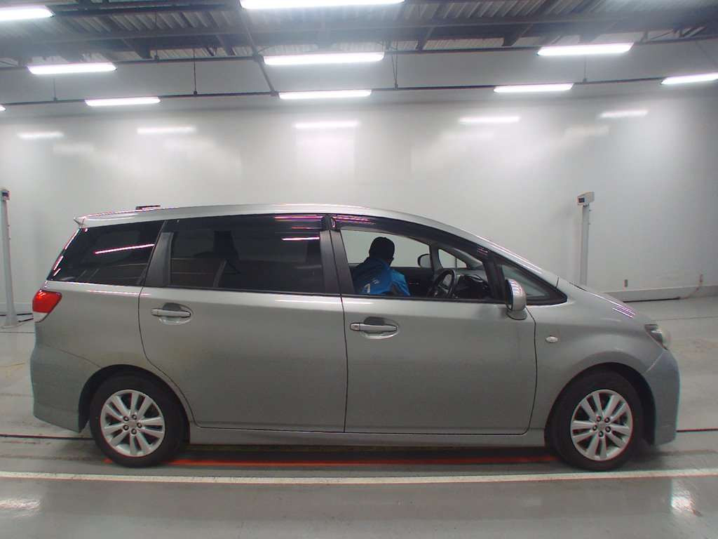 2009 Toyota Wish ZGE20W[2]