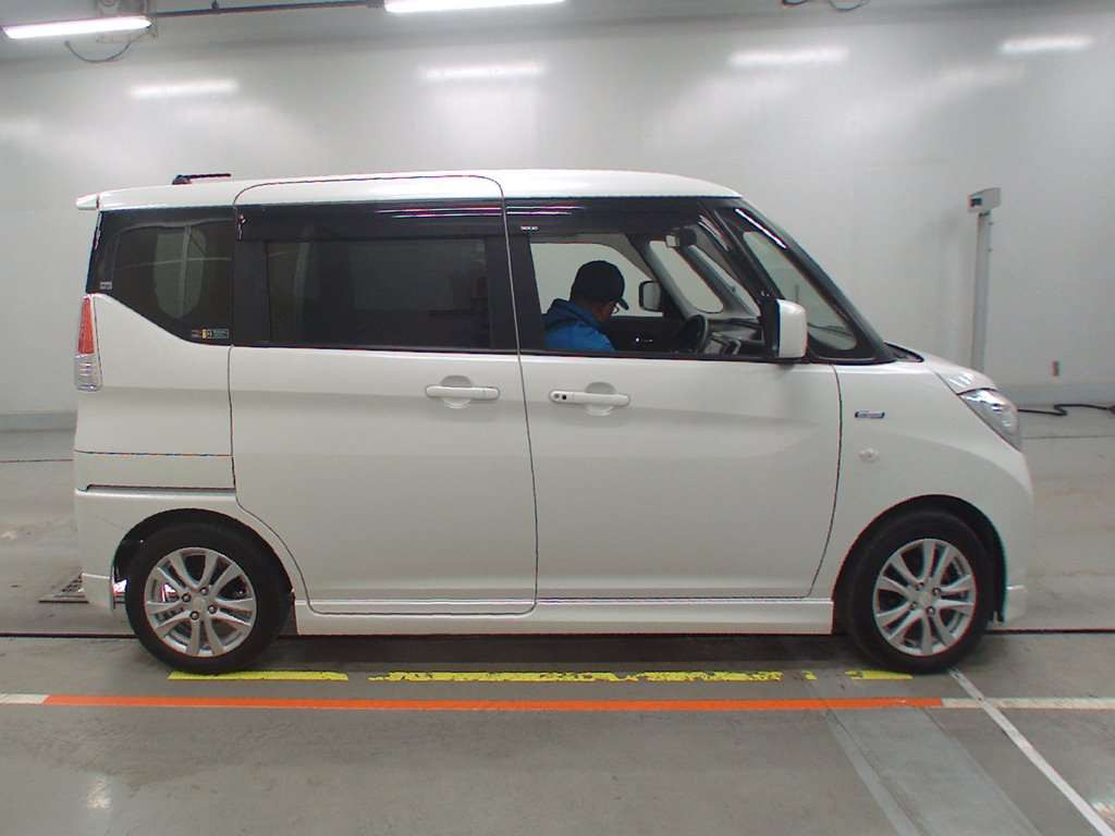 2015 Suzuki Solio MA36S[2]