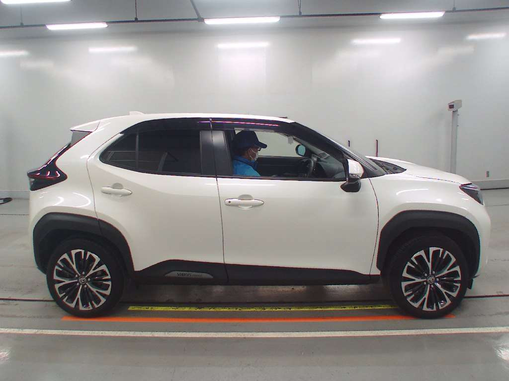 2021 Toyota YARIS CROSS MXPJ10[2]