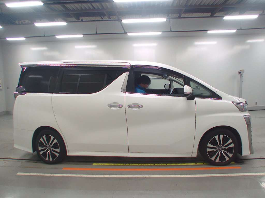 2018 Toyota Vellfire GGH30W[2]