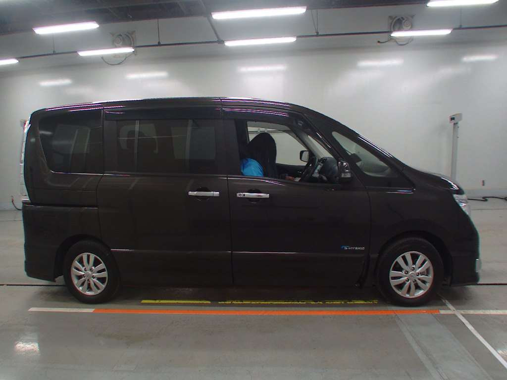 2014 Nissan Serena HFC26[2]