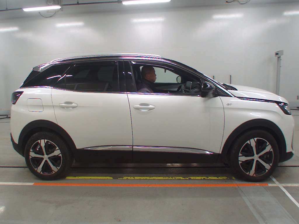 2022 Peugeot 3008 P845G06[2]