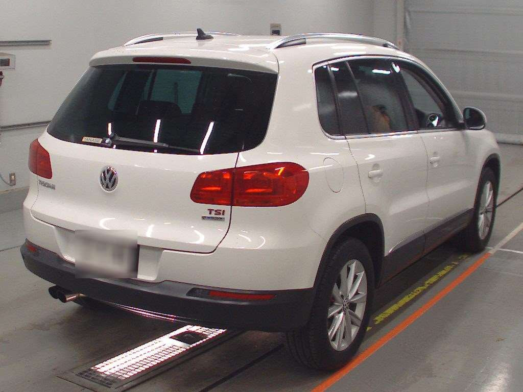 2014 Volkswagen Tiguan 5NCTH[1]