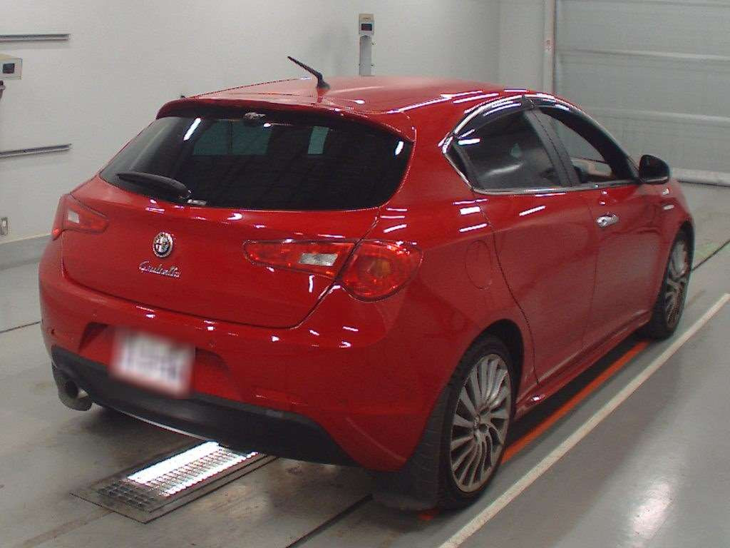 2015 Alfa Romeo Giulietta 940141[1]