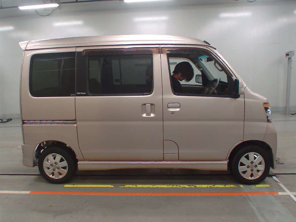 2008 Daihatsu Atrai Wagon S321G[2]