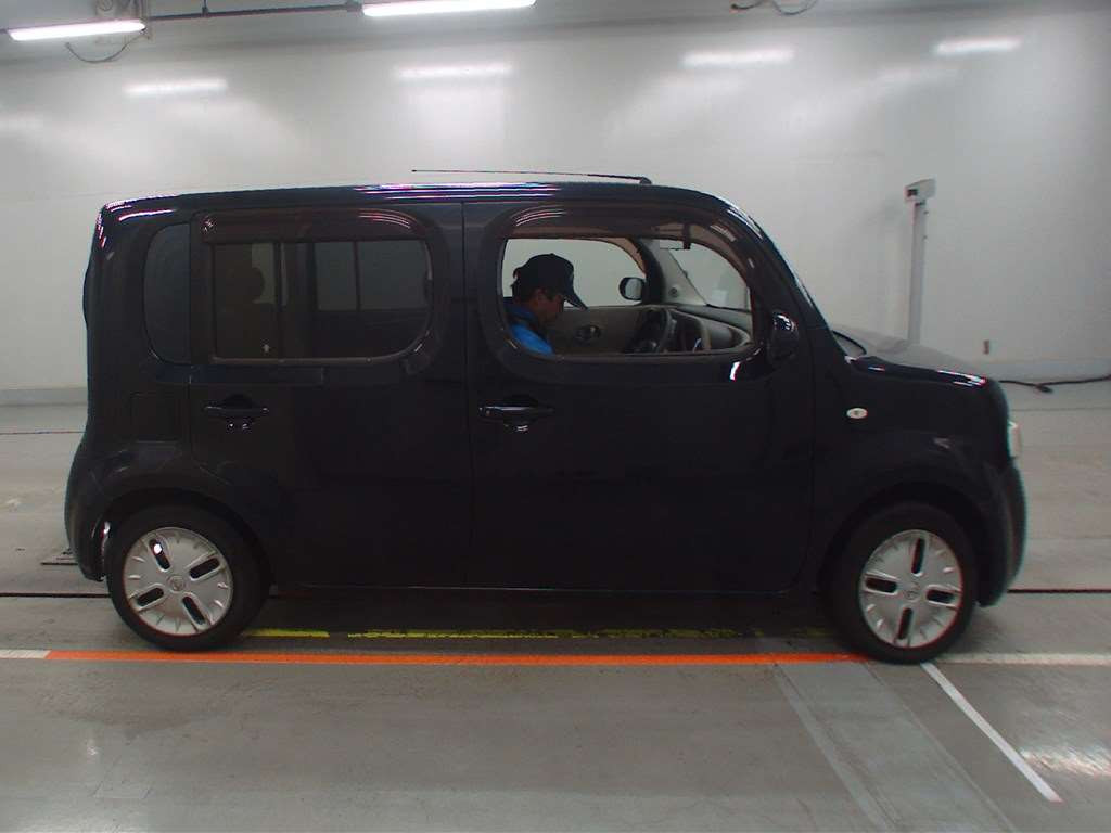 2010 Nissan Cube Z12[2]