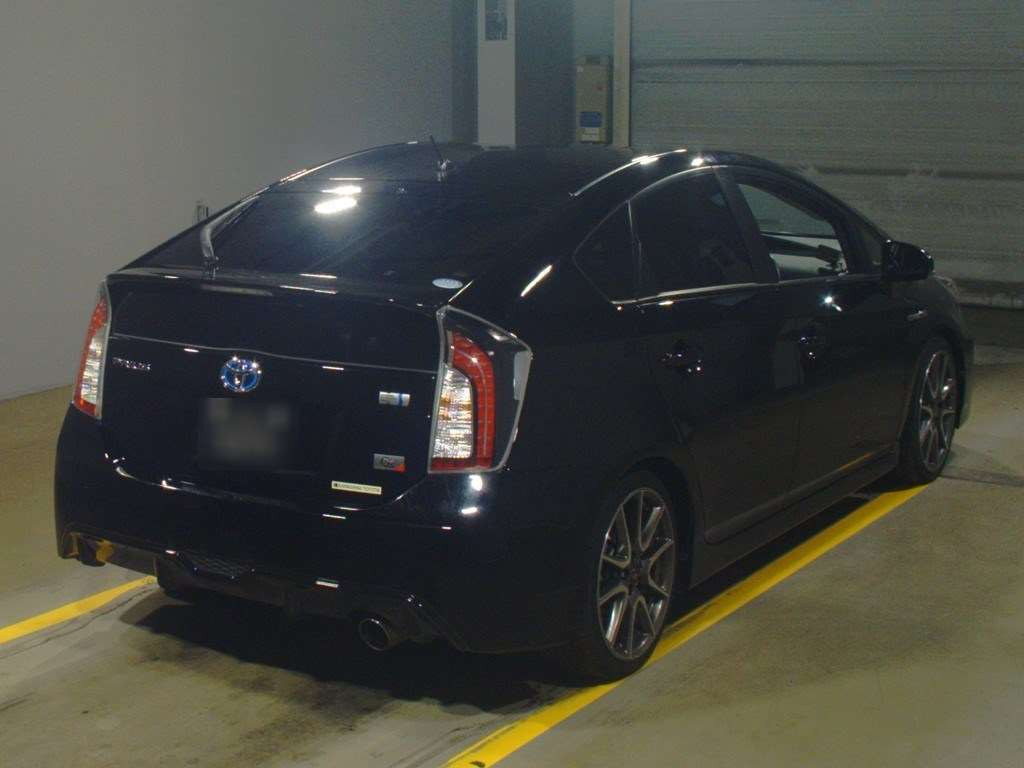 2013 Toyota Prius ZVW30[1]