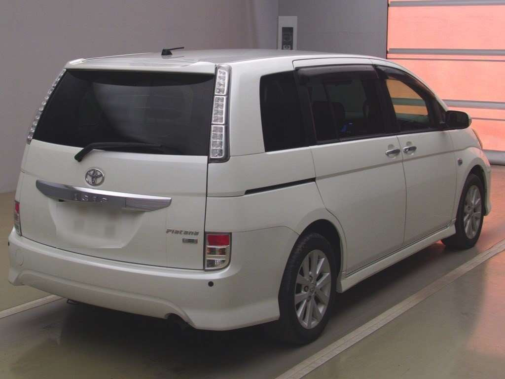 2011 Toyota Isis ZGM11W[1]