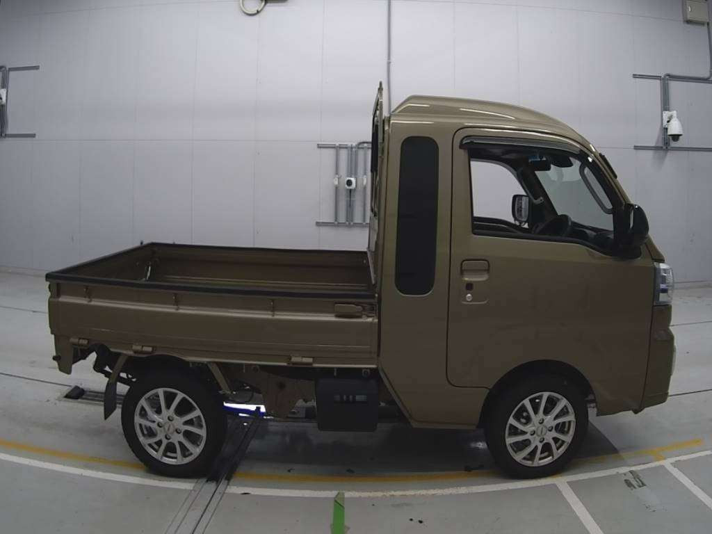 2024 Daihatsu Hijet Truck S510P[2]