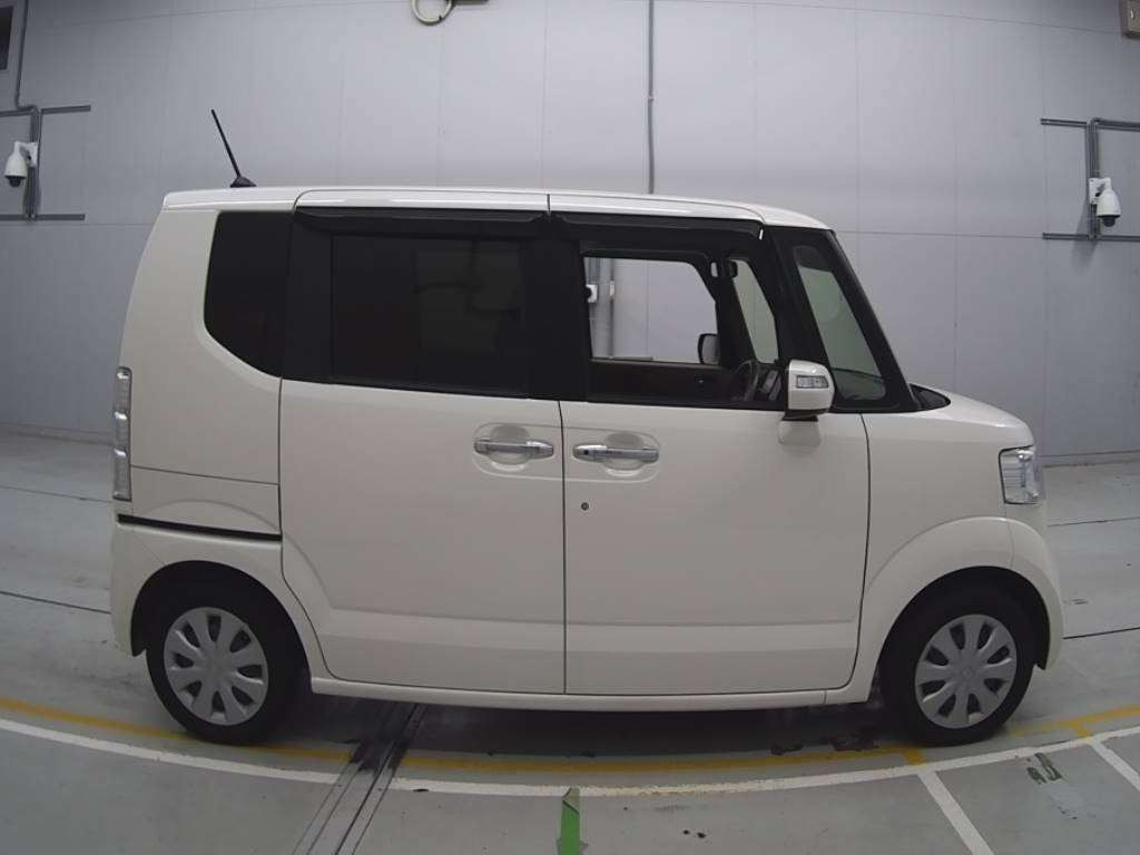 2017 Honda N-BOX JF1[2]