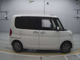 2017 Daihatsu Tanto