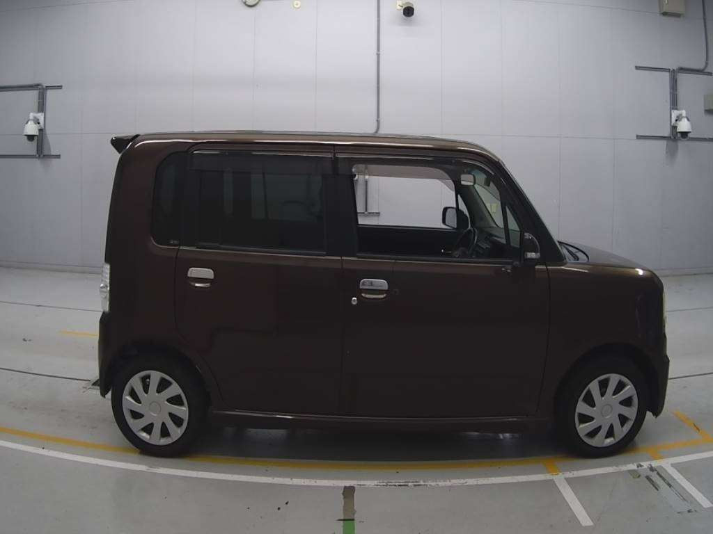 2011 Daihatsu Move Conte L575S[2]