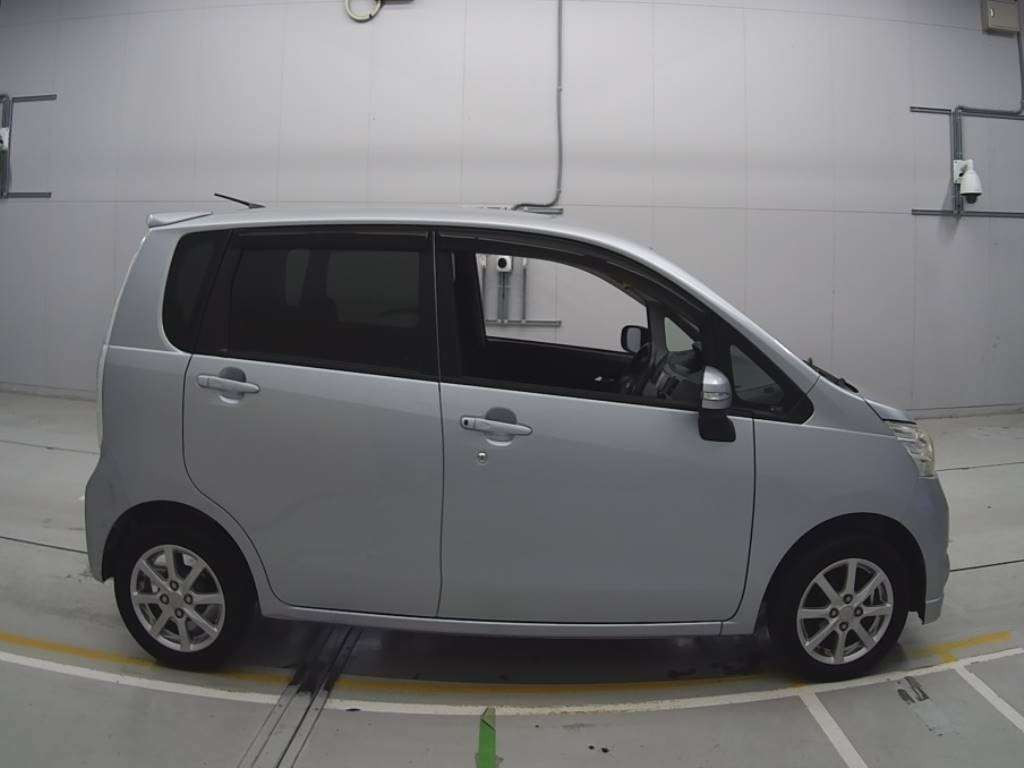 2011 Daihatsu Move LA100S[2]