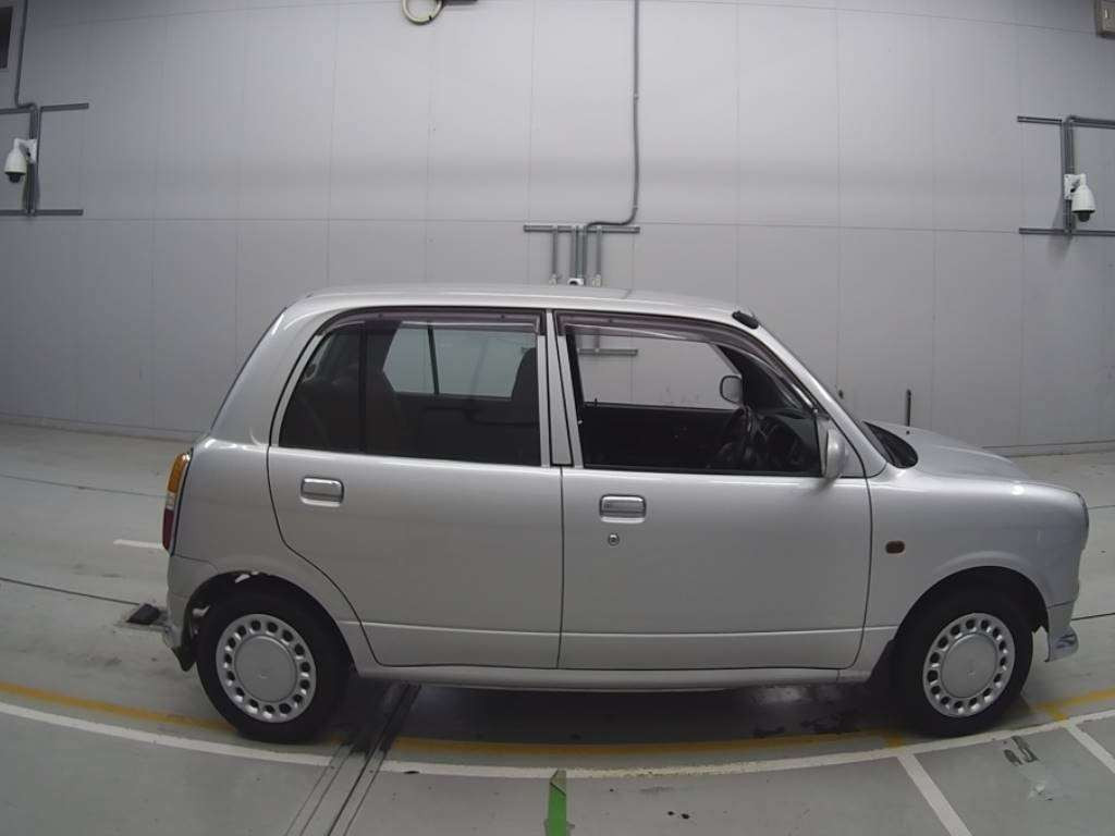 1999 Daihatsu Miragino L700S[2]