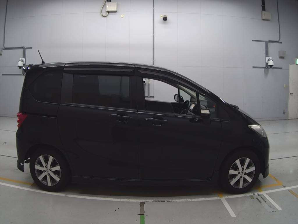 2009 Honda Freed GB3[2]