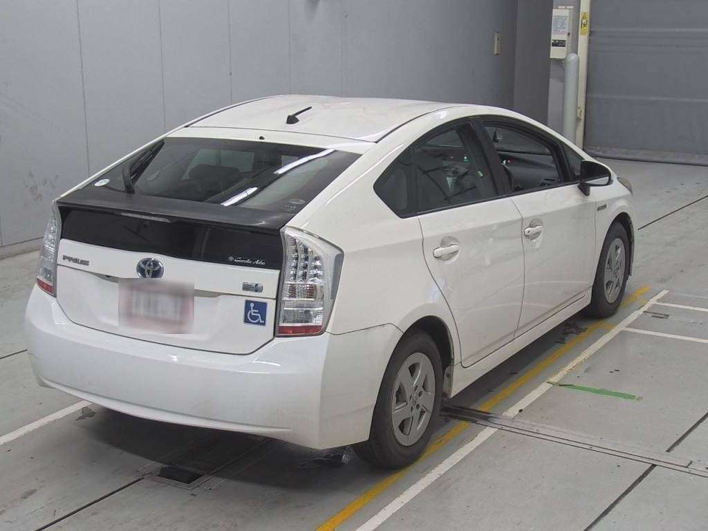 2010 Toyota Prius ZVW30[1]