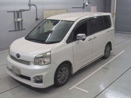 2013 Toyota Voxy