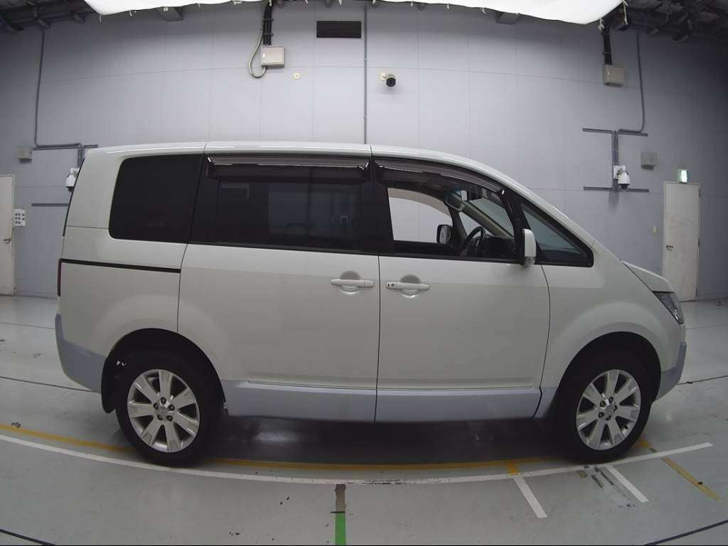 2008 Mitsubishi Delica D5 CV5W[2]