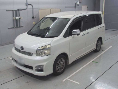 2013 Toyota Voxy