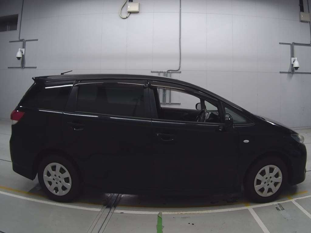 2011 Toyota Wish ZGE20G[2]