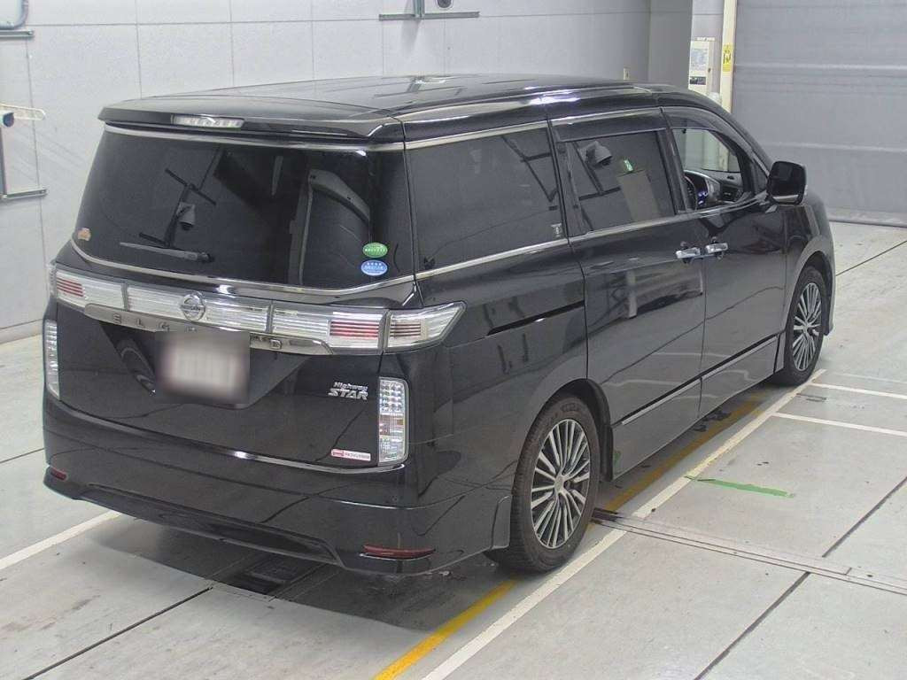 2014 Nissan Elgrand TE52[1]