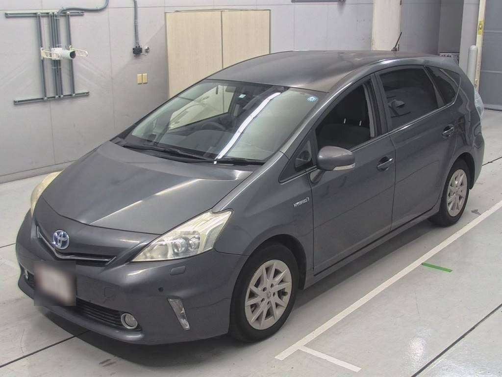 2011 Toyota Prius alpha ZVW41W[0]