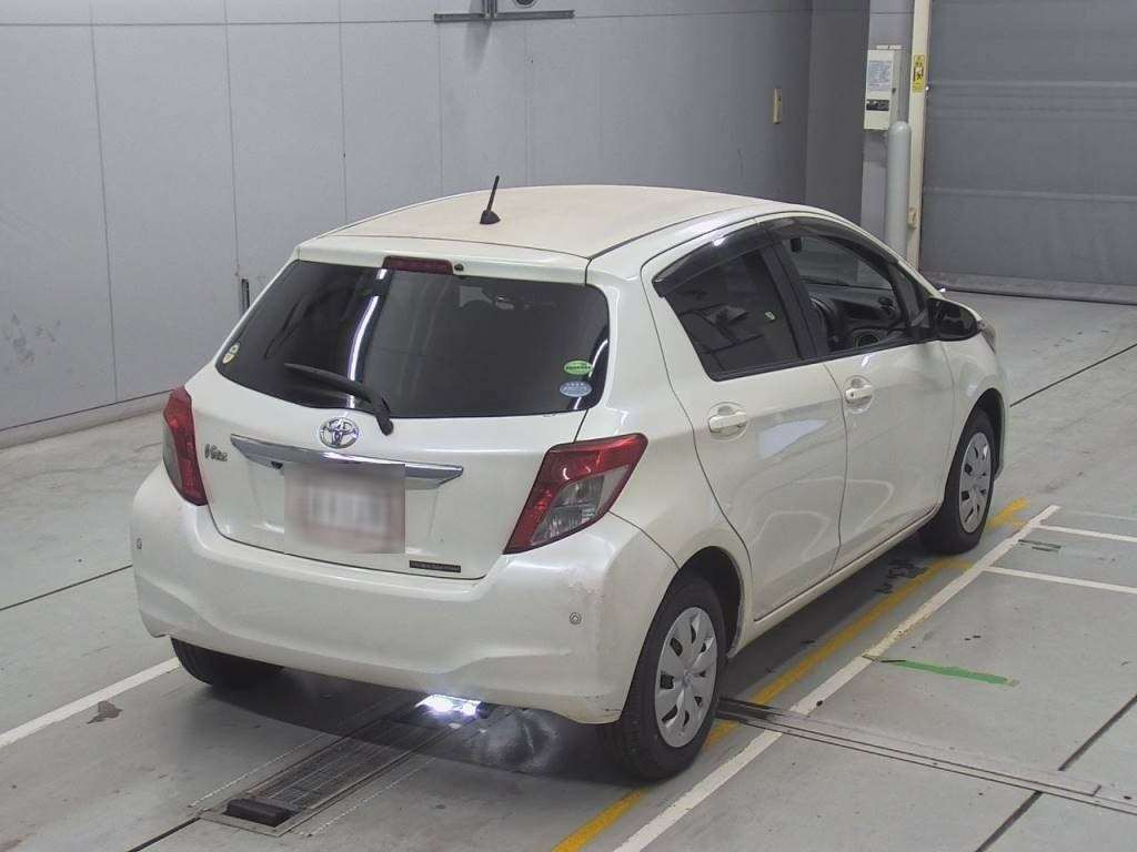 2013 Toyota Vitz KSP130[1]