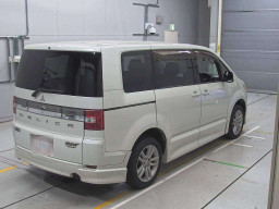 2009 Mitsubishi Delica D5