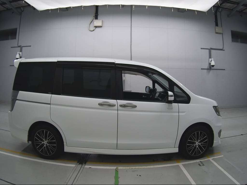 2012 Honda Step WGN Spada RK5[2]