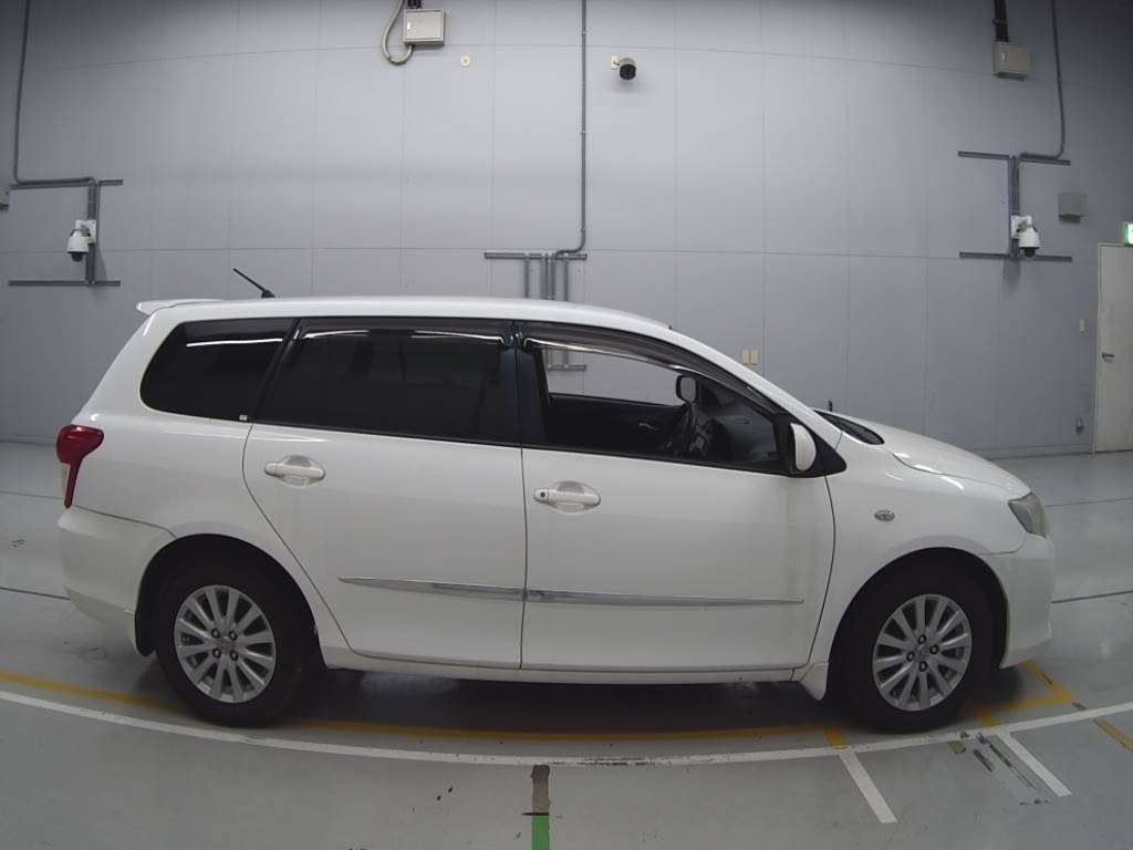 2009 Toyota Corolla Fielder NZE141G[2]