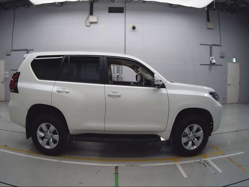 2019 Toyota Land Cruiser Prado TRJ150W[2]