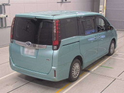 2016 Toyota Noah