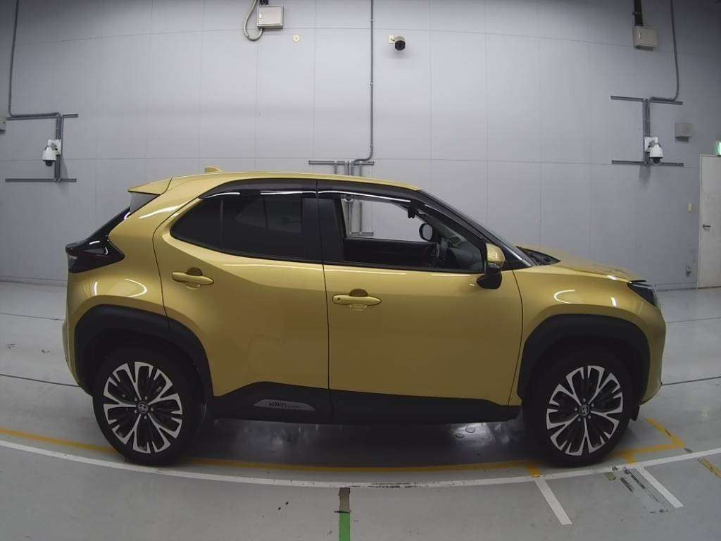 2022 Toyota YARIS CROSS MXPB10[2]