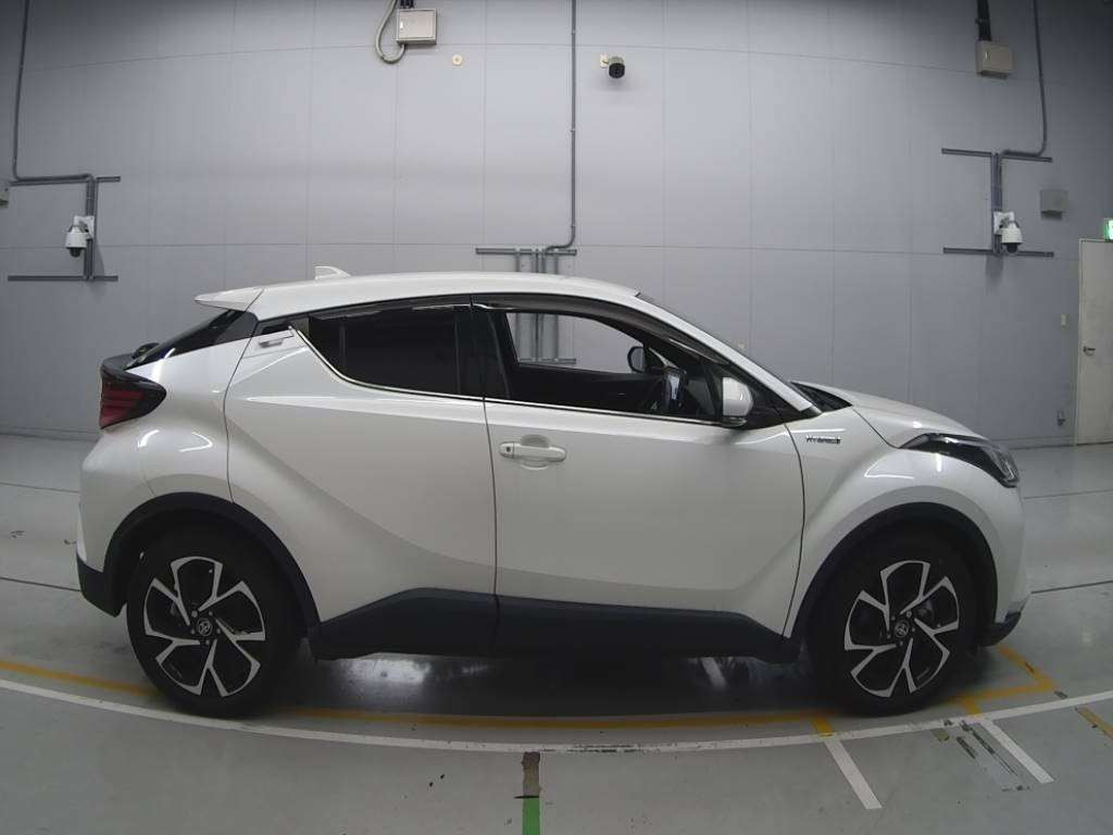 2020 Toyota C-HR ZYX11[2]