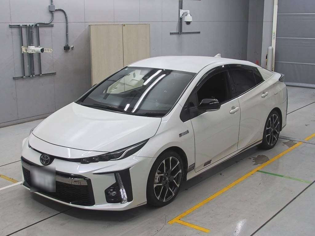 2018 Toyota Prius PHV ZVW52[0]