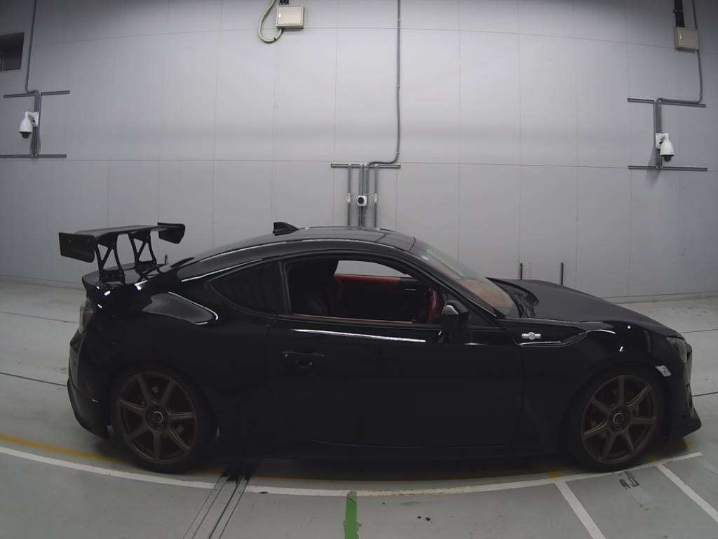 2015 Toyota 86 ZN6[2]