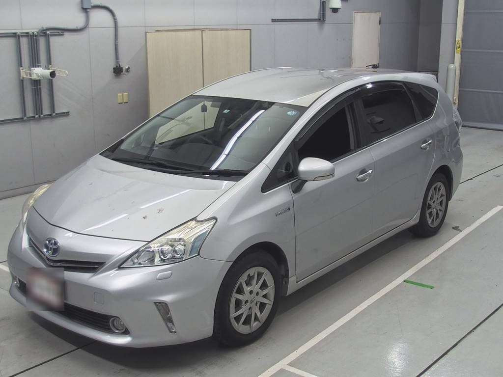 2015 Toyota Prius alpha ZVW41W[0]