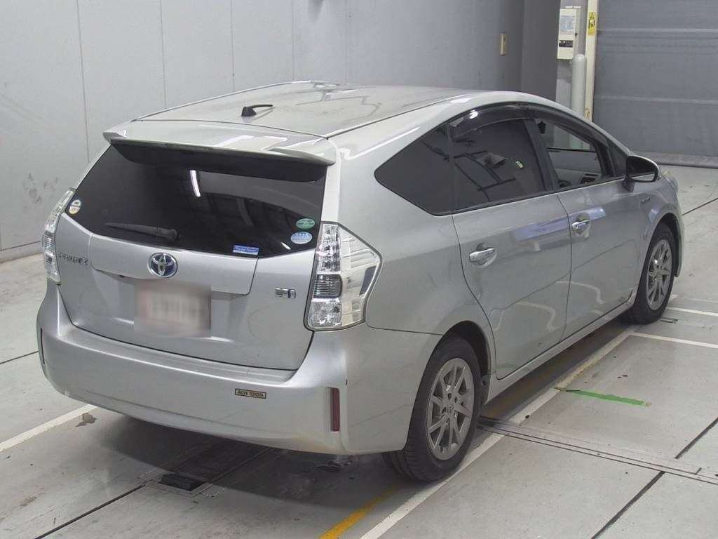 2015 Toyota Prius alpha ZVW41W[1]