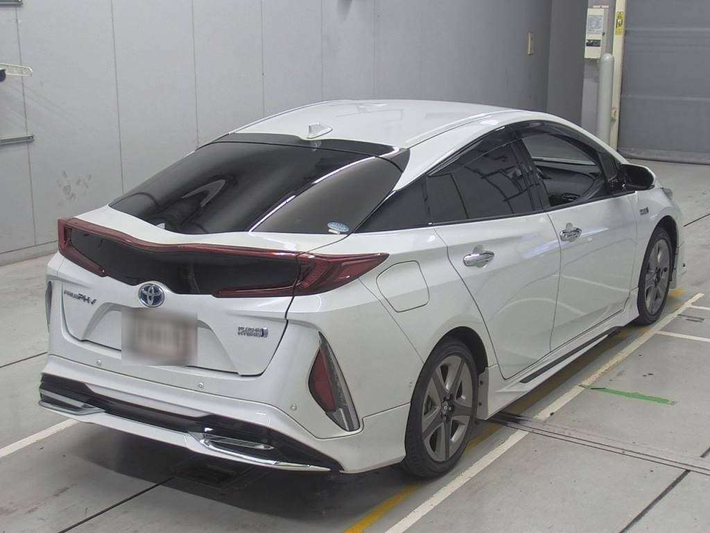 2020 Toyota Prius PHV ZVW52[1]