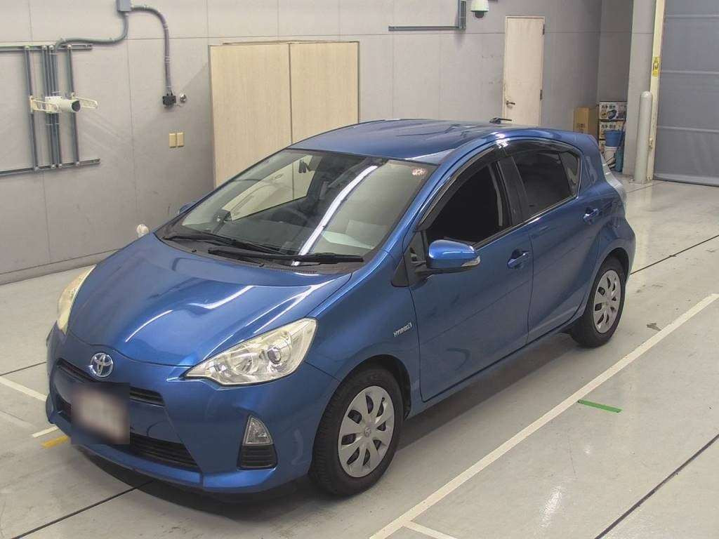 2013 Toyota Aqua NHP10[0]