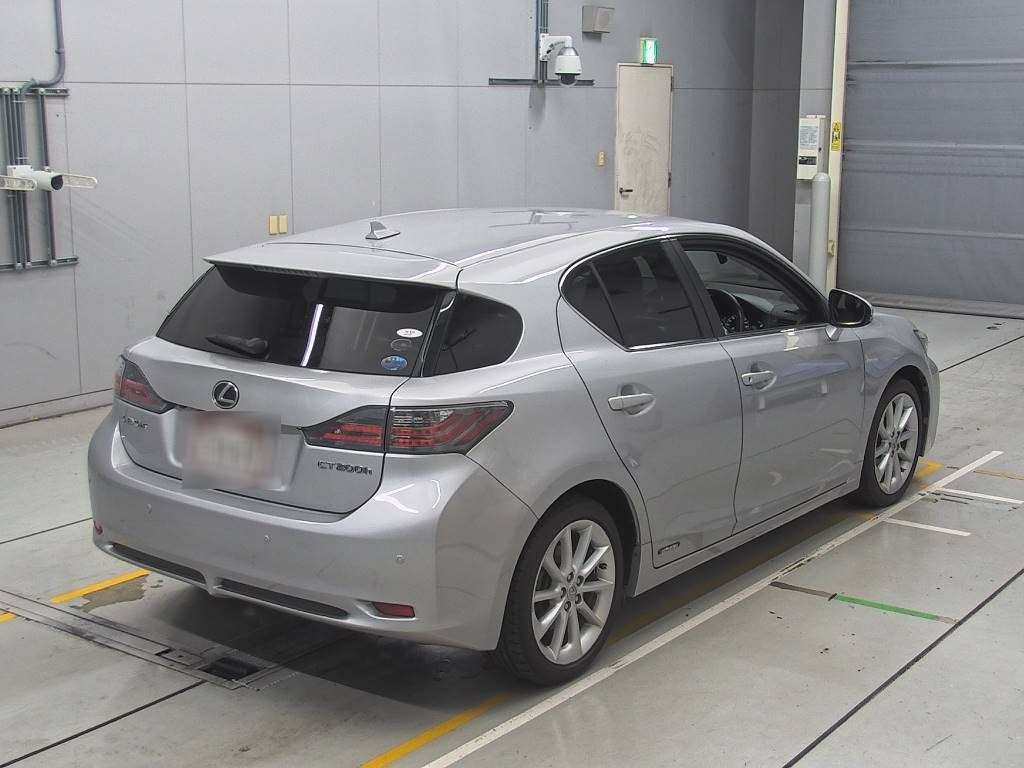 2011 Lexus CT ZWA10[1]