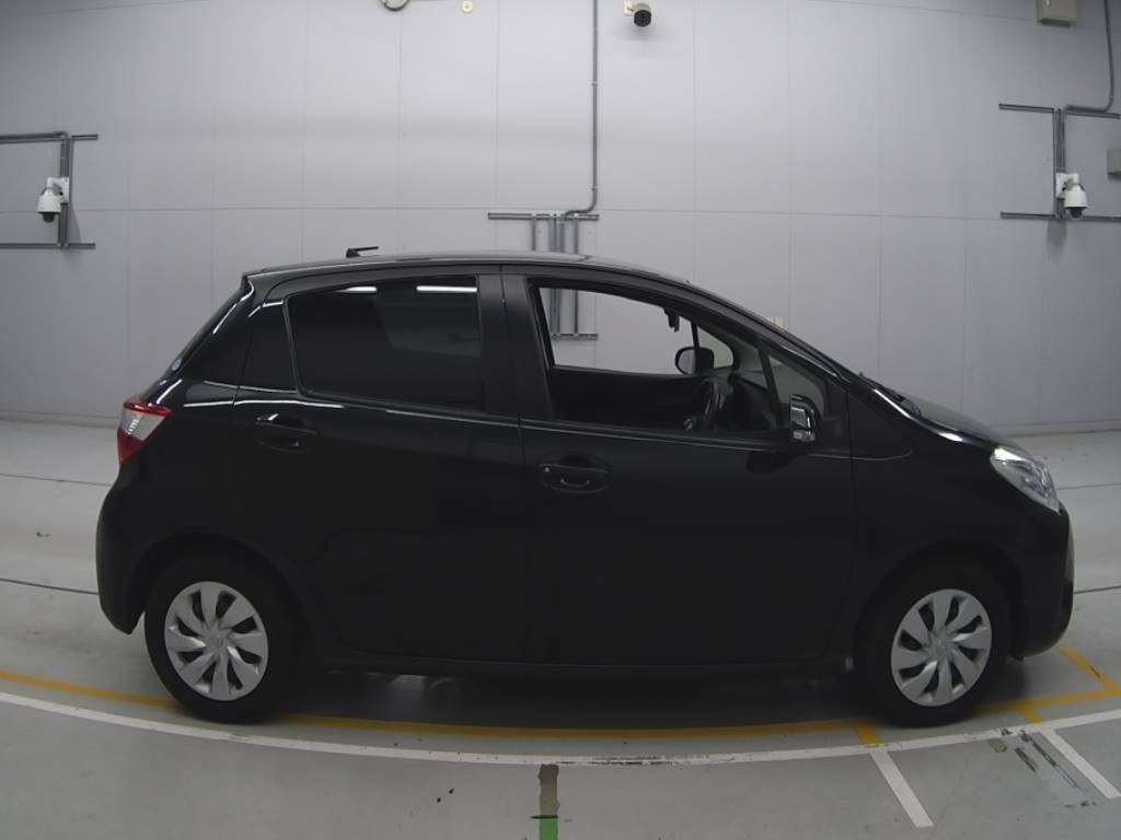 2018 Toyota Vitz KSP130[2]